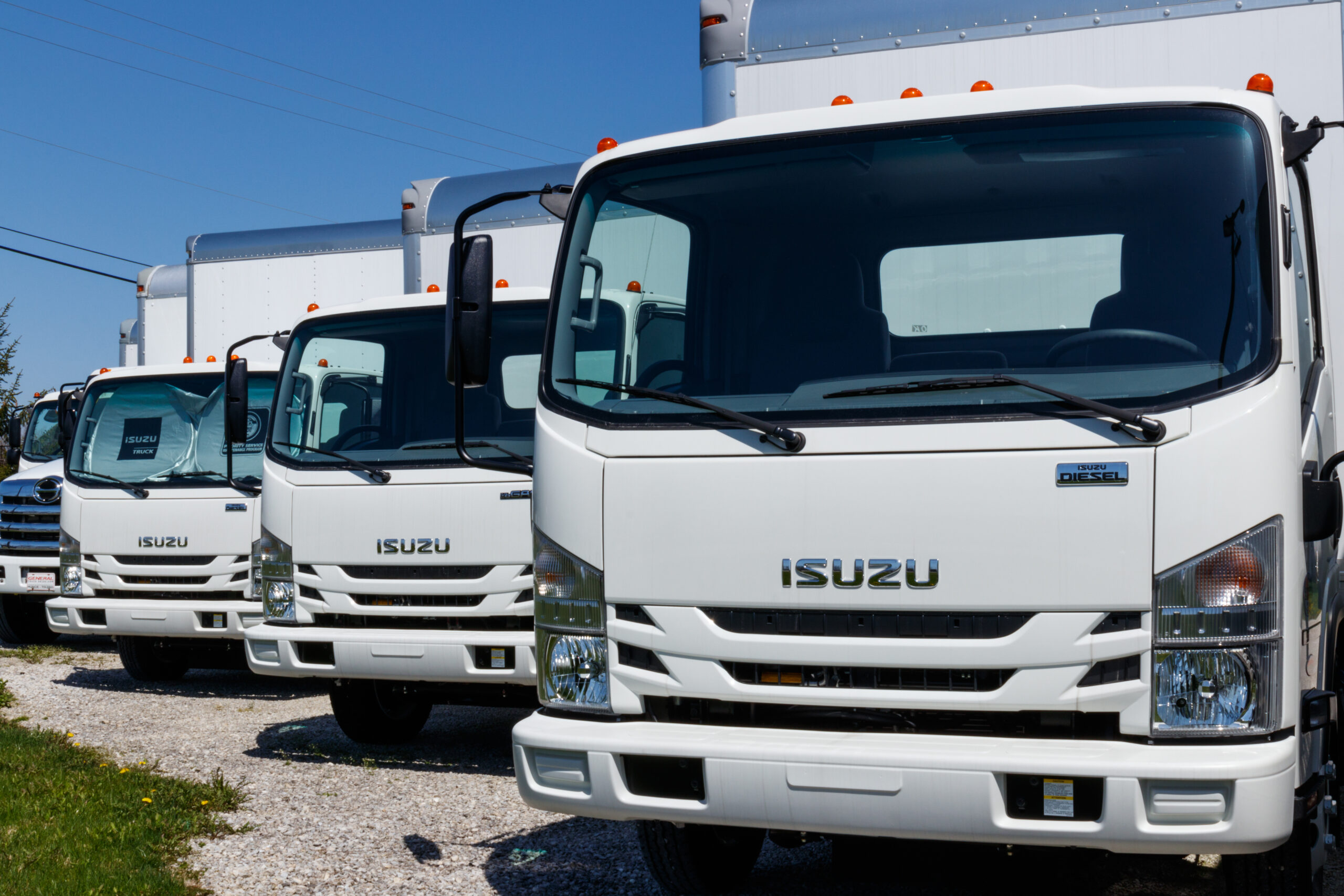 ISUZU トラック型USBメモリ 5周年記念(非売品) いすゞ、中型トラック「フォワード」を全車コネクテッド化
