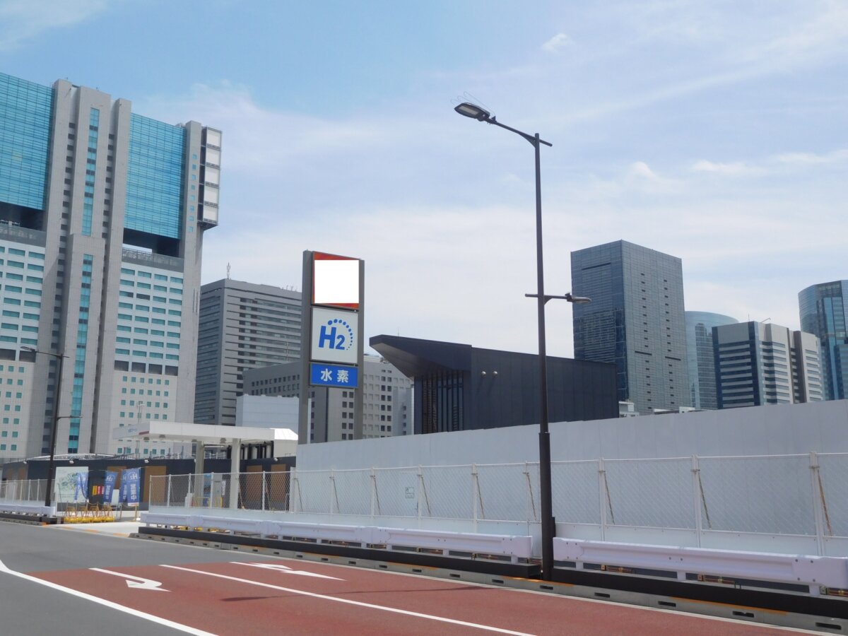 燃料電池の大型トラックは物流の未来を変えるか？