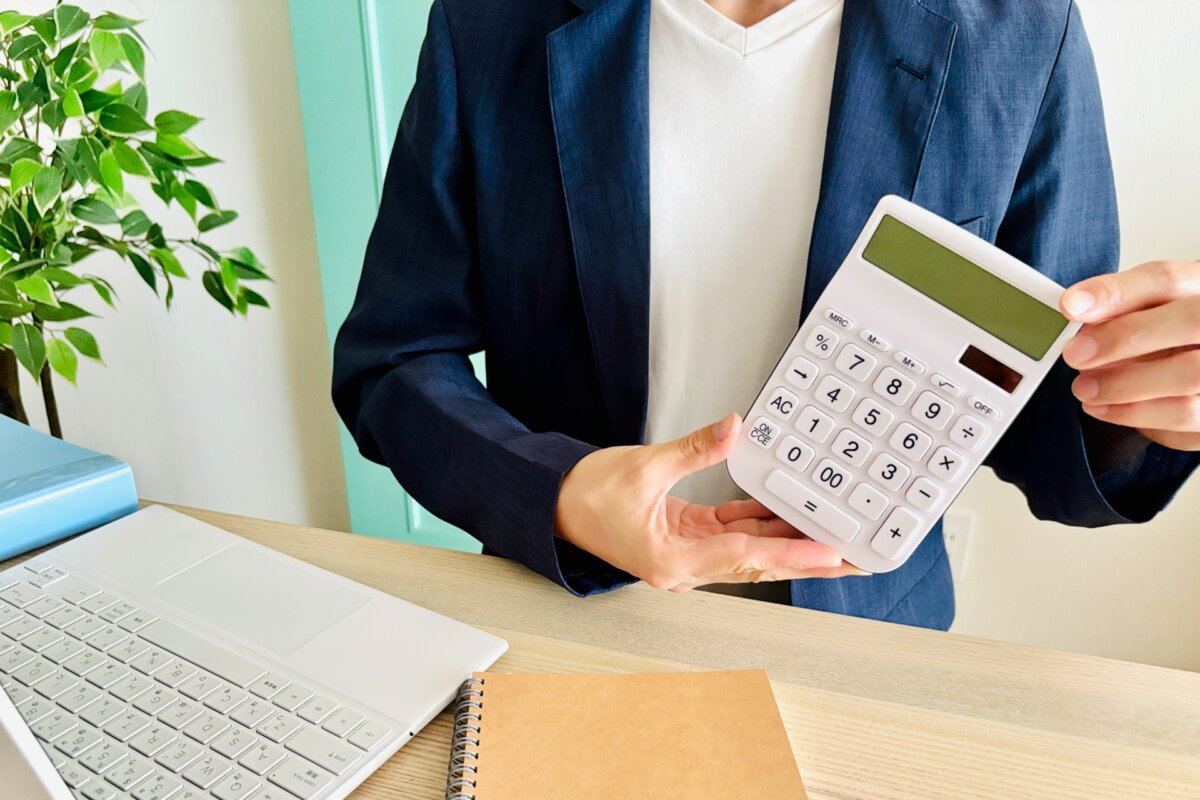 中古トラックは経費で落ちる？節税効果をわかりやすく解説