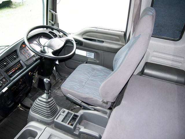 いすゞ フォワード ウイング車 中型 KK-FRR35L4 年式 H16[写真15]