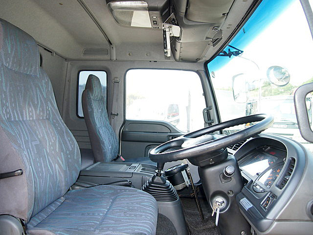 いすゞ フォワード 冷凍バン 中型 PA-FRR34L4 年式 H17[写真16]