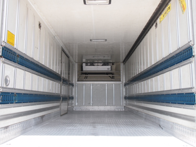 三菱ふそう ファイター 冷凍バン 中型 PA-FK61FK 年式 H17[写真09]