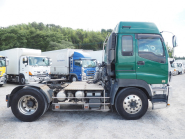 いすゞ ギガ トラクタ 大型 PKG-EXD52D8 年式 H22[写真09]