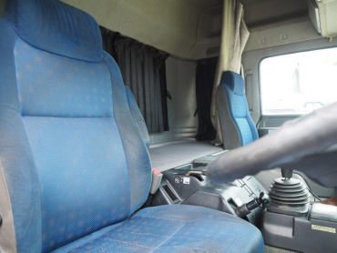 いすゞ ギガ トラクタ 大型 PKG-EXD52D8 年式 H22[写真22]