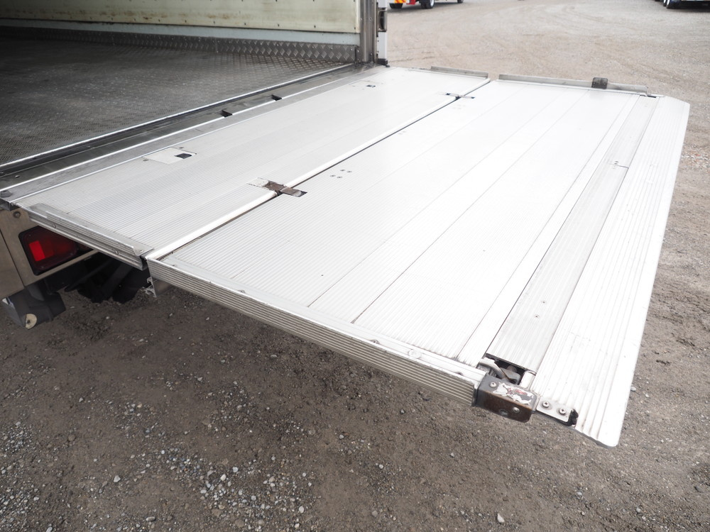 いすゞ ギガ 冷凍バン 大型 QKG-CYL77AZ 年式 H26[写真22]