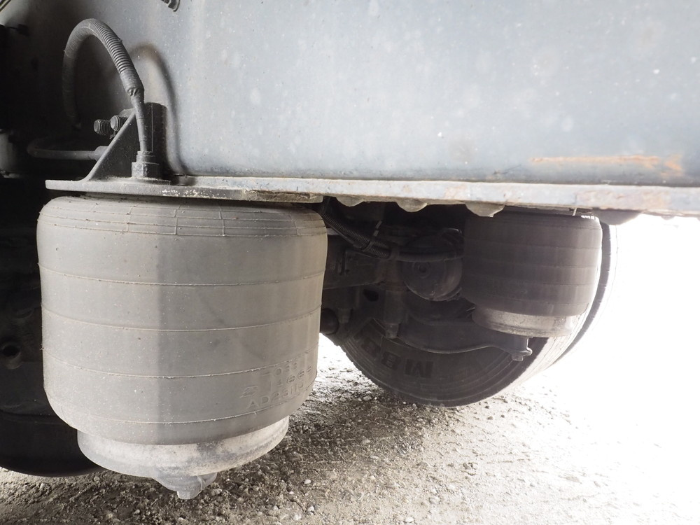 いすゞ ギガ 冷凍バン 大型 QKG-CYL77AZ 年式 H26[写真37]