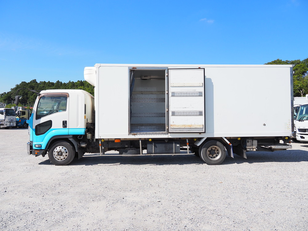 いすゞ フォワード 冷凍バン 中型 TKG-FRR90S2 年式 H25[写真10]