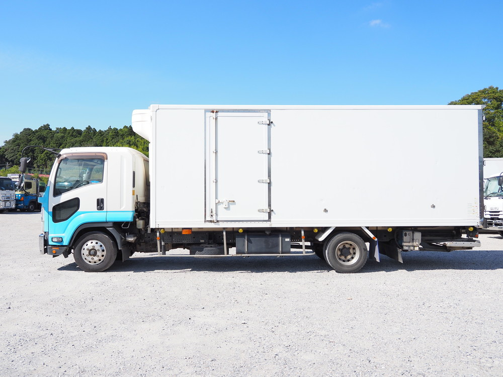 いすゞ フォワード 冷凍バン 中型 TKG-FRR90S2 年式 H25[写真09]