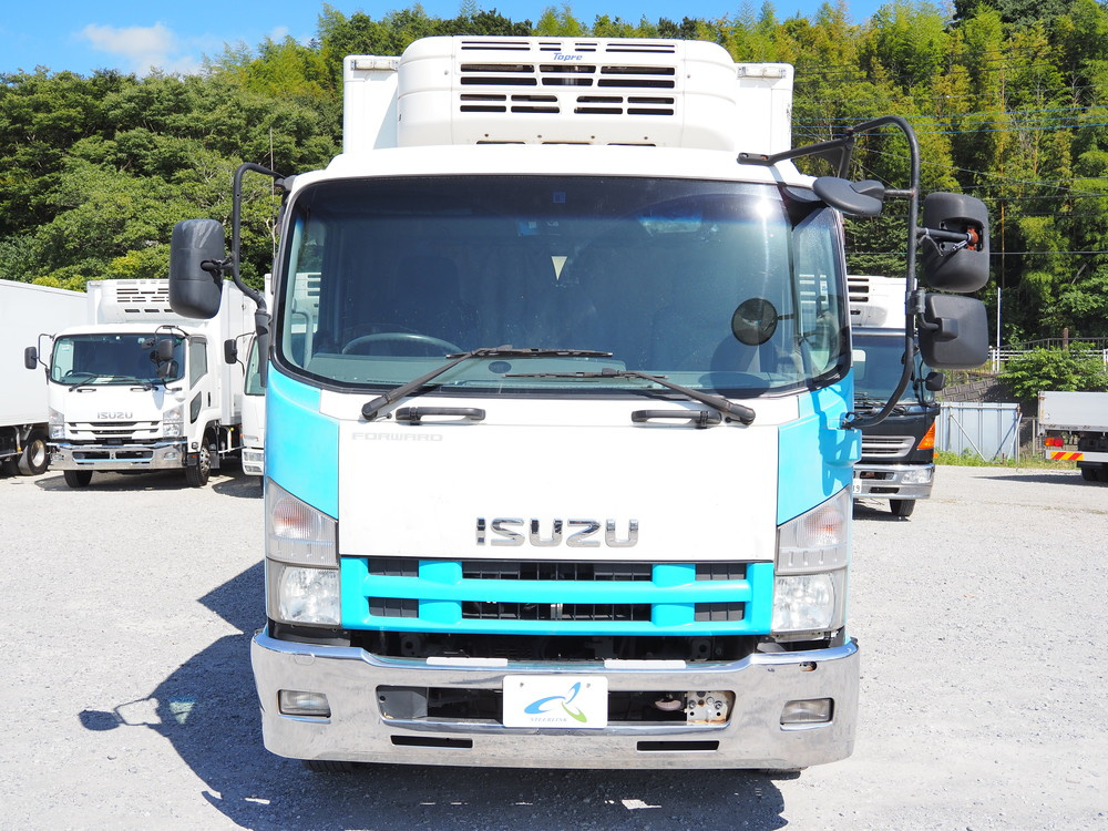いすゞ フォワード 冷凍バン 中型 TKG-FRR90S2 年式 H25[写真03]