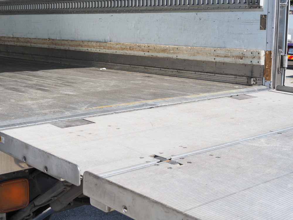 いすゞ フォワード 冷凍バン 中型 TKG-FRR90S2 年式 H25[写真15]