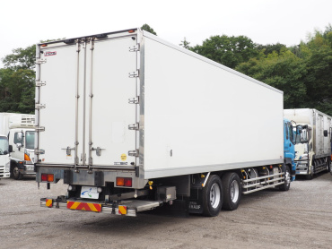 いすゞ ギガ 冷凍バン 大型 QKG-CYL77AZ 年式 H26 [写真04]