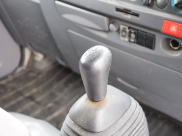 いすゞ エルフ バン車 小型 TKG-NLR85AN 年式 H24 [写真18]