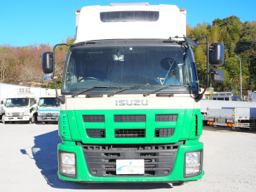 いすゞ ギガ ウイング車 大型 LKG-CYJ77A 年式 H23[写真04]