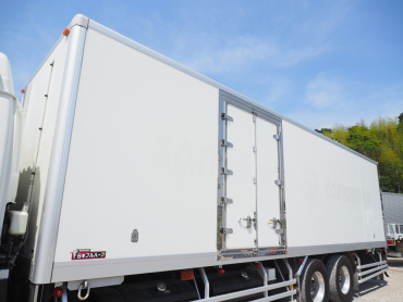 いすゞ ギガ 冷凍バン 大型 QKG-CYL77AA 年式 H27[写真15]