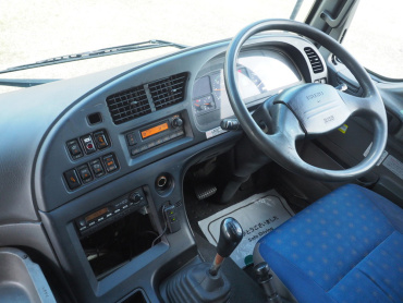 いすゞ ギガ ウイング車 大型 PDG-CYJ77W8 年式 H22[写真30]