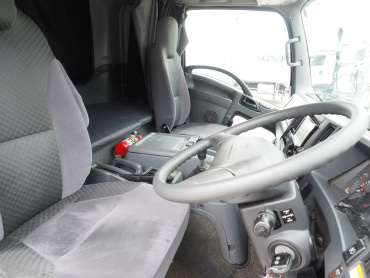 いすゞ フォワード ウイング車 中型 TKG-FRR90T2 年式 H26[写真32]
