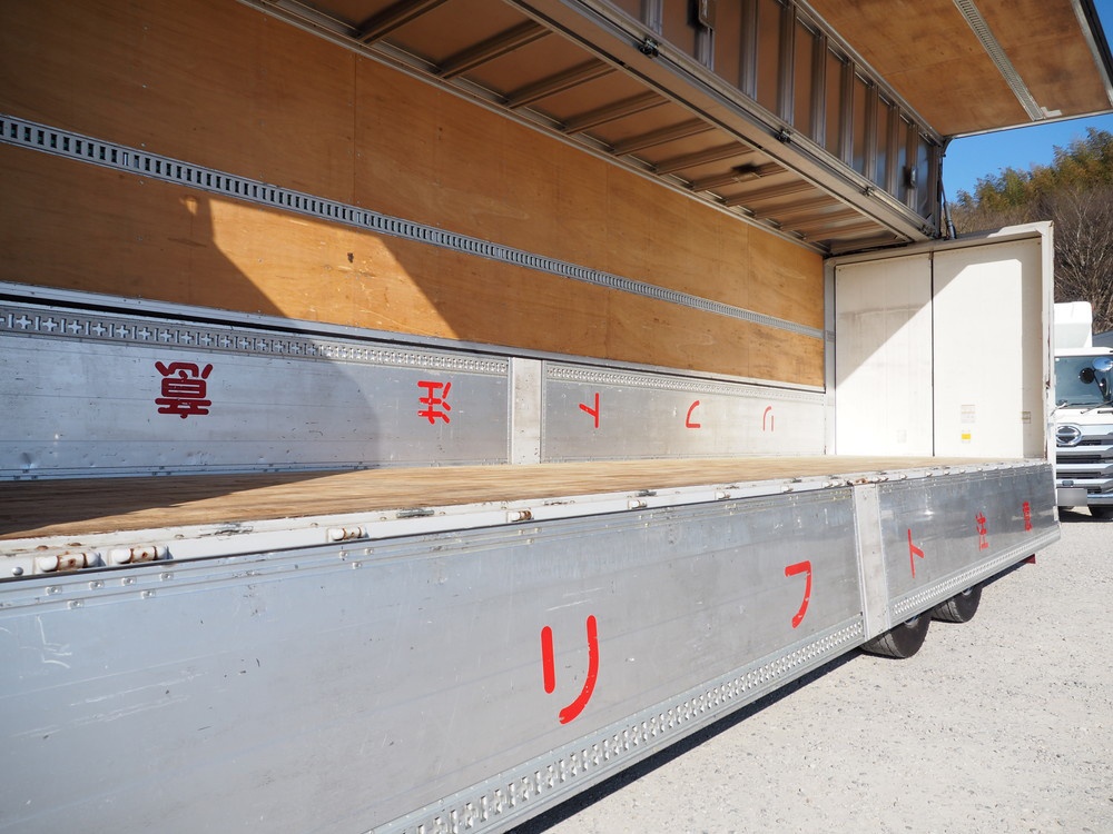 いすゞ ギガ ウイング車 大型 QKG-CYL77A 年式 H26[写真21]