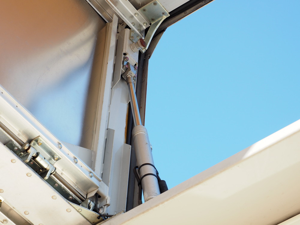 いすゞ ギガ ウイング車 大型 QKG-CYL77A 年式 H26[写真19]