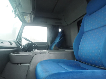 いすゞ ギガ ウイング車 大型 QKG-CYJ77A 年式 H28[写真38]