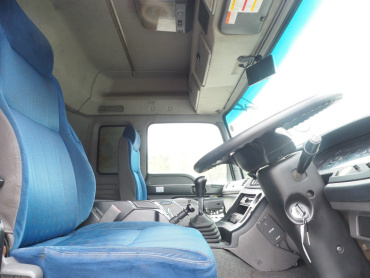 いすゞ ギガ 冷凍バン 大型 QKG-CYL77A 年式 H27[写真31]