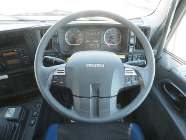 いすゞ ギガ ウイング車 大型 QPG-CYJ77B 年式 H28[写真19]
