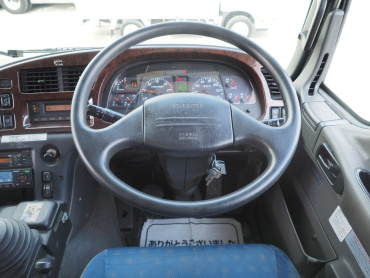 いすゞ ギガ ウイング車 大型 QKG-CYJ77A 年式 H28[写真34]