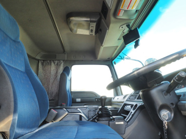 いすゞ ギガ ウイング車 大型 QKG-CYJ77A 年式 H24[写真25]