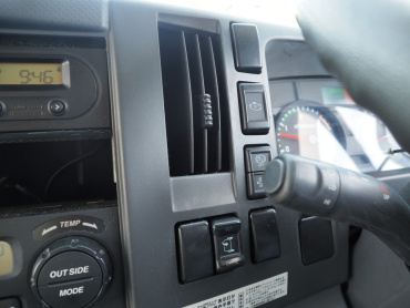 いすゞ フォワード 冷凍バン 中型 TKG-FRR90S2 年式 H28[写真27]