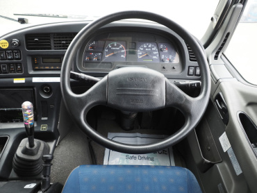 いすゞ ギガ 冷凍ウイング 大型 QKG-CYJ77A 年式 H26[写真38]