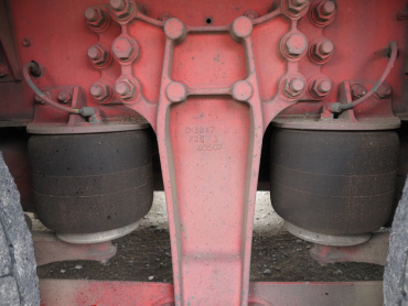 いすゞ ギガ 冷凍ウイング 大型 QKG-CYJ77A 年式 H26[写真48]