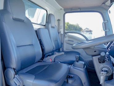 いすゞ エルフ バン車 小型 BKG-NMR85AN 年式 H23[写真19]
