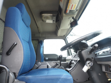 いすゞ ギガ ウイング車 大型 QKG-CYJ77A 年式 H27[写真30]
