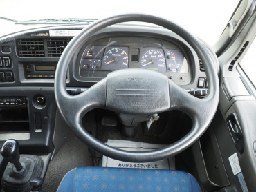 いすゞ ギガ ウイング車 大型 QKG-CYJ77A 年式 H27[写真32]