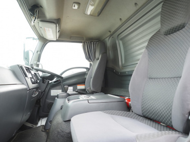 いすゞ フォワード バン車 中型 2RG-FRR90S1 年式 H30[写真28]