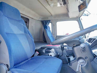 いすゞ ギガ ウイング車 大型 QKG-CYJ77A 年式 H27[写真29]