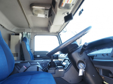 いすゞ ギガ ウイング車 大型 LKG-CYJ77A 年式 H23[写真27]