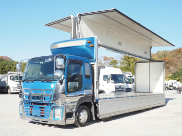 いすゞ ギガ 冷凍ウイング 大型 QKG-CYJ77A 年式 H26[写真02]