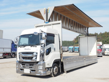 いすゞ ギガ ウイング車 大型 QKG-CYJ77B 年式 H29[写真02]