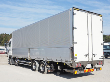 いすゞ ギガ ウイング車 大型 QKG-CYJ77B 年式 H29[写真06]