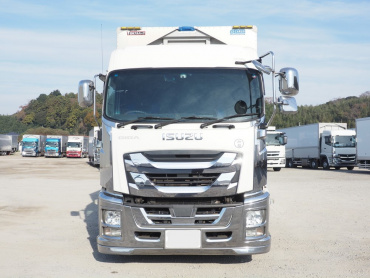 いすゞ ギガ ウイング車 大型 QKG-CYJ77B 年式 H29[写真03]