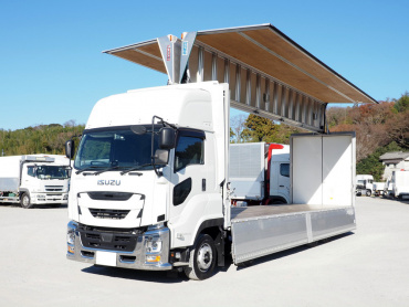 いすゞ ギガ ウイング車 大型 2PG-CYJ77C 年式 R4[写真02]