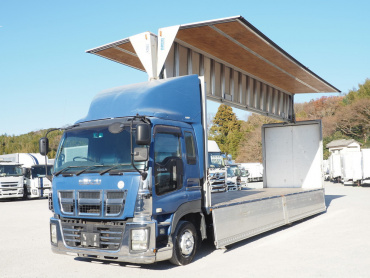 いすゞ ギガ ウイング車 大型 QKG-CYJ77A 年式 H28[写真02]