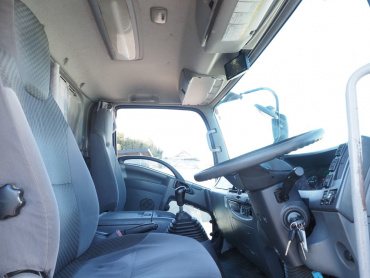 いすゞ フォワード 冷凍バン 中型 TKG-FRR90T2 年式 H28[写真21]
