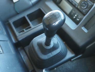 いすゞ ギガ 冷凍ウイング 大型 QKG-CYJ77A 年式 H27[写真35]