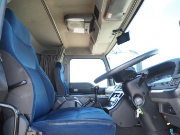 いすゞ ギガ 冷凍ウイング 大型 QKG-CYJ77A 年式 H27[写真33]