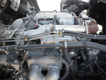 いすゞ ギガ 冷凍ウイング 大型 QKG-CYJ77A 年式 H27[写真48]