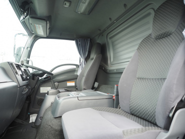 いすゞ フォワード バン車 中型 2RG-FRR90S1 年式 H30[写真28]