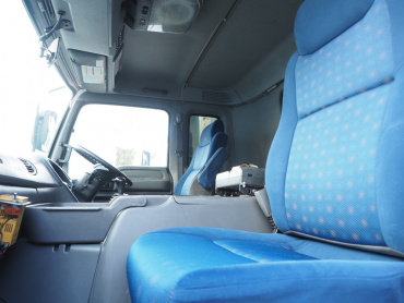 いすゞ ギガ 冷凍バン 大型 QKG-CYL77A 年式 H25[写真32]