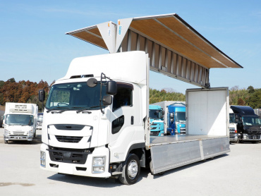 いすゞ  ウイング車 大型 QKG-CYJ77B 年式 H28[写真02]