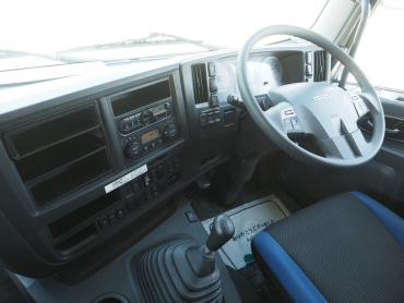 いすゞ  ウイング車 大型 QKG-CYJ77B 年式 H28[写真32]